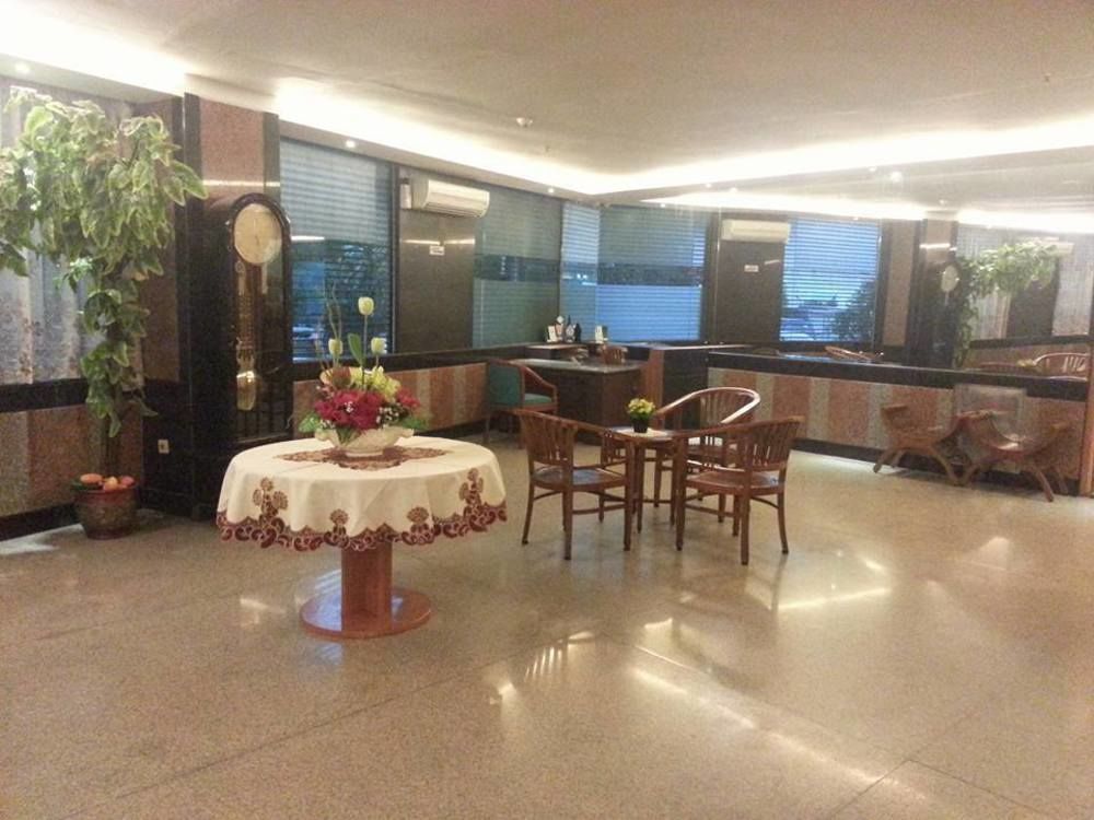 Plaza Hotel Harco Mangga Dua Jakarta Exterior foto