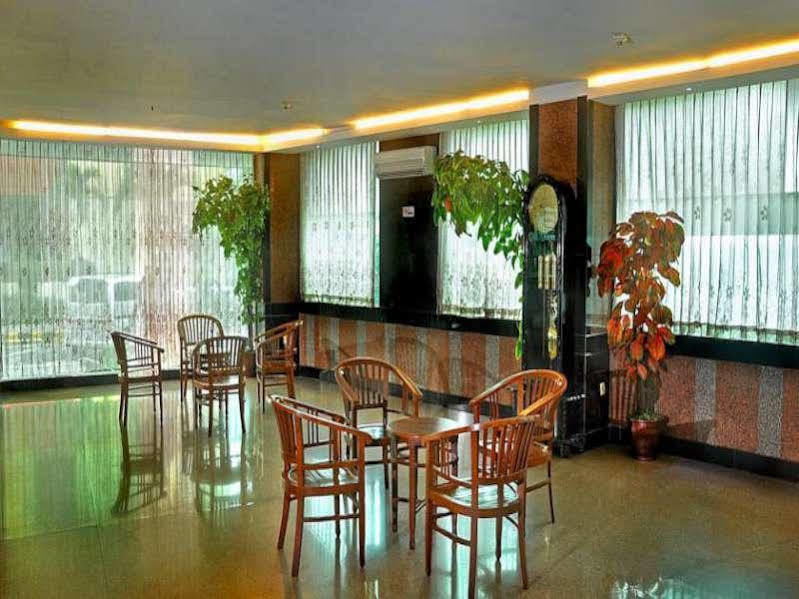 Plaza Hotel Harco Mangga Dua Jakarta Exterior foto