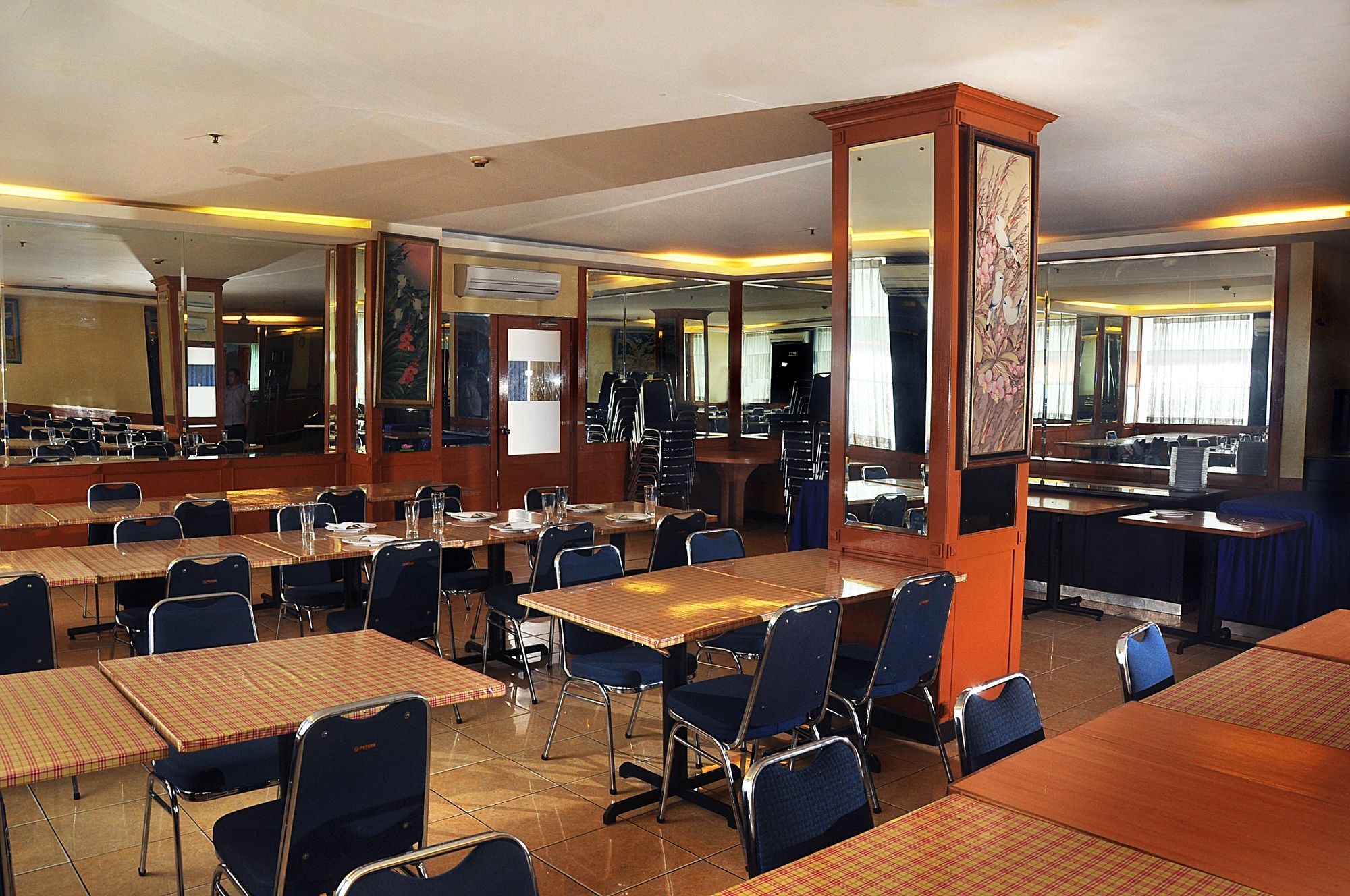 Plaza Hotel Harco Mangga Dua Jakarta Exterior foto